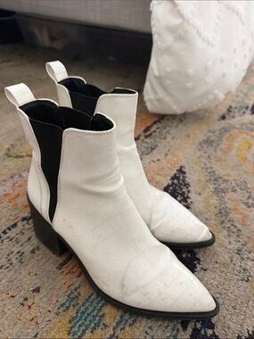 Steve Madden White Pointed Chelsea Booties with Black Elastic Panels